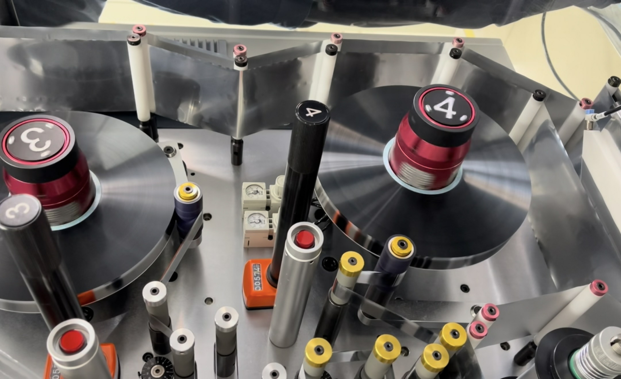 مبادئ العمل للمواد العازلة المكثفة وتحسين الأداء